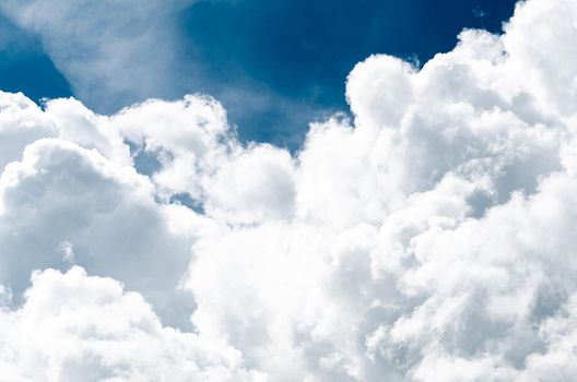 Incredibly wonderful lush cumulus clouds against a blue sky - Image