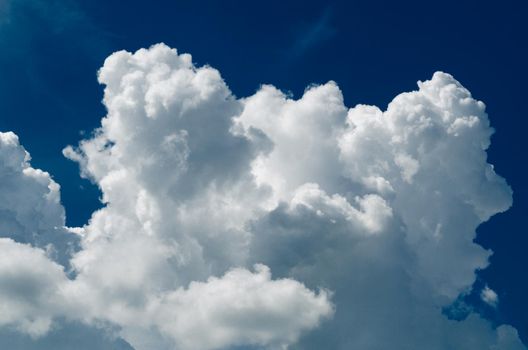 Incredibly wonderful lush cumulus clouds against a blue sky - Image