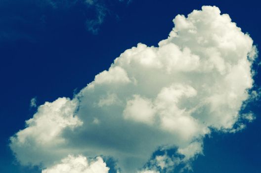 Incredibly wonderful lush cumulus clouds against a blue sky - Image