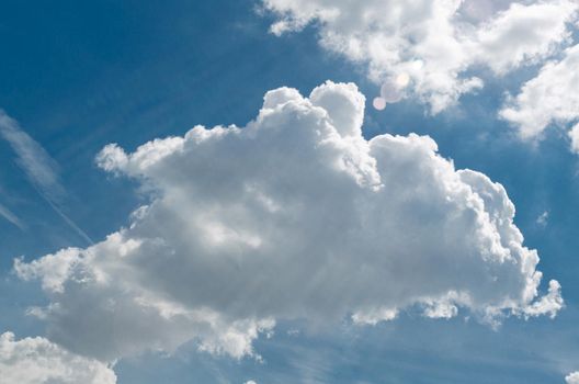 Incredibly wonderful lush cumulus clouds against a blue sky - Image