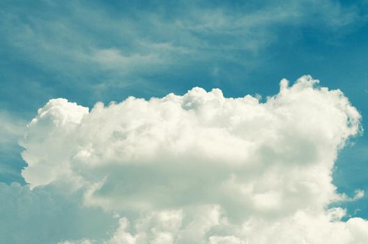 Incredibly wonderful lush cumulus clouds against a blue sky - Image