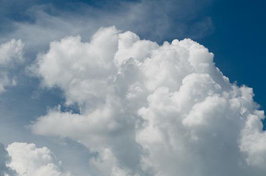 Incredibly wonderful lush cumulus clouds against a blue sky - Image