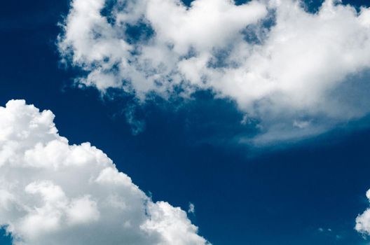 Incredibly wonderful lush cumulus clouds against a blue sky - Image