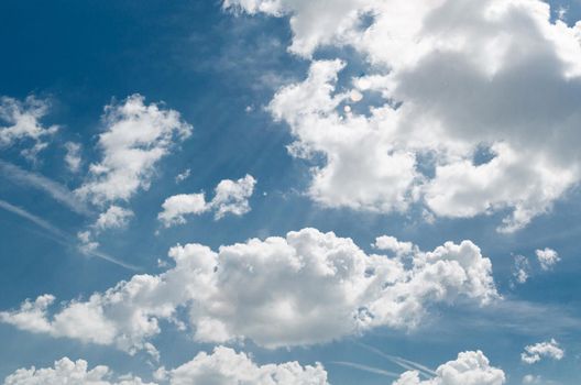 Incredibly wonderful lush cumulus clouds against a blue sky - Image