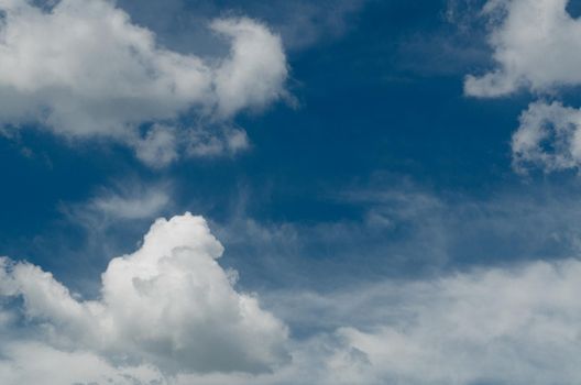 Incredibly wonderful lush cumulus clouds against a blue sky - Image