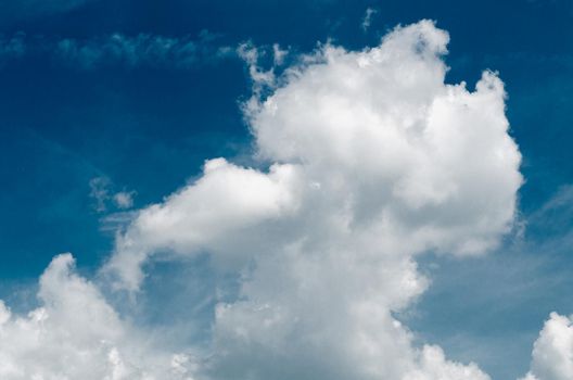 Incredibly wonderful lush cumulus clouds against a blue sky - Image
