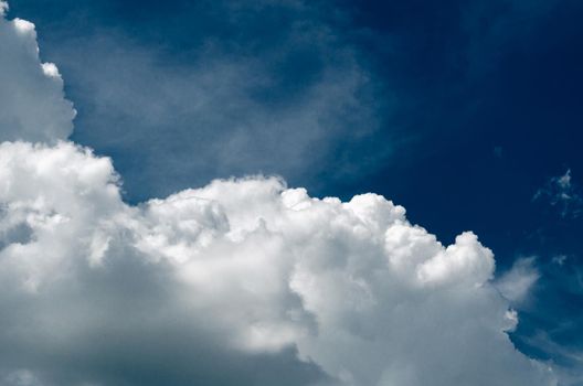 Incredibly wonderful lush cumulus clouds against a blue sky - Image