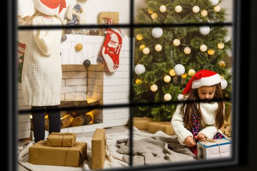 Atmospheric Christmas window, Xmas tree