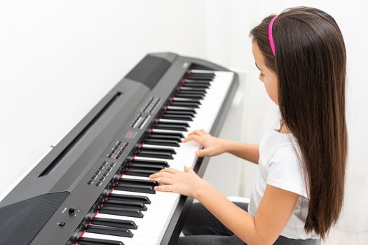 Music Piano Internet Class At Home Studying Online