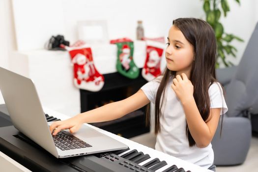 Music Piano Internet Class At Home Studying Online
