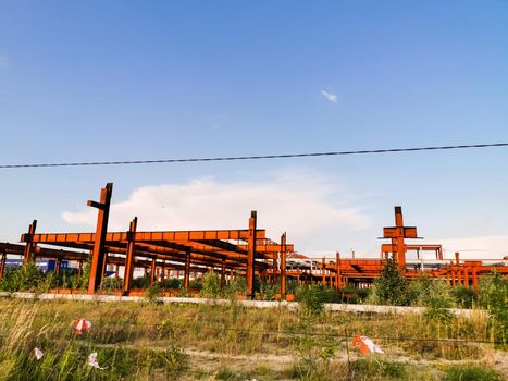 Design of reinforcement cage of reinforcement for concrete frame house, brick house, formwork for concrete pouring, construction site, working crane, construction of houses