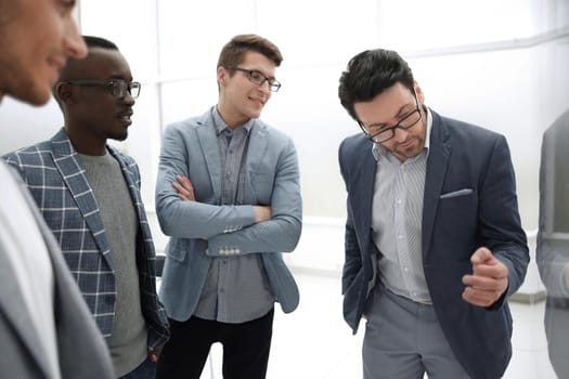 project Manager and the business team are discussing work problems.the concept of teamwork