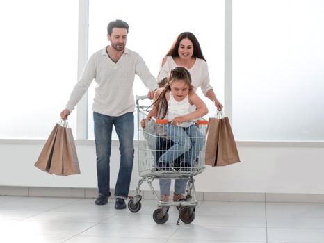 happy family is ready to shop. shopping concept
