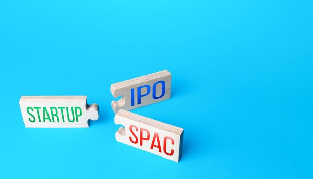 Choice between two puzzle connections. Simplified listing entry of a business startup to stock exchange using SPAC (Special purpose acquisition company) or IPO. Simplified listing of company