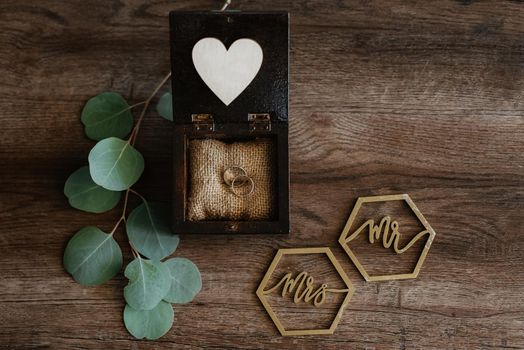 wedding rings with a wedding decor