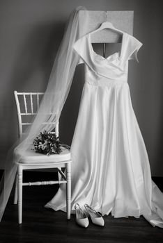 perfect wedding dress on the wedding day