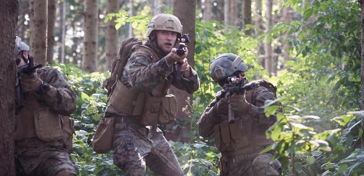 Modern warfare Soldiers  Squad Running as Team in Battle Formation