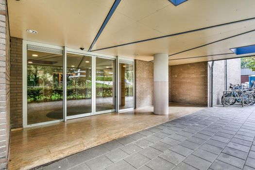 Huge entrance to the building with columns