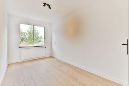 Spacious, bright and beautiful room with large windows and parquet floors