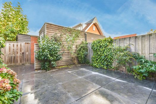 Beautiful view of a residential building yard
