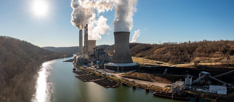 Aerial view of the coal powered electricity power station known as Fort Martin outside Morgantown, WV