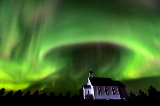 Aurora explosion in Saskatchewan Canada very colorful pulsating