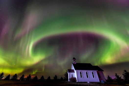 Aurora explosion in Saskatchewan Canada very colorful pulsating
