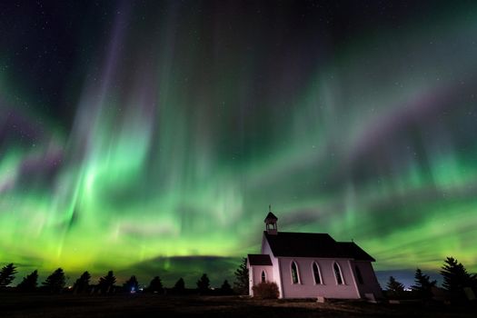 Aurora explosion in Saskatchewan Canada very colorful pulsating