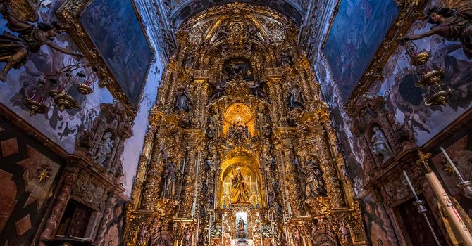 SEVILLE, ANDALUSIA, SPAIN, MAY, 25, 2017 : interiors  of  Santa maria Magdalena church, may 25, 2017, in Seville, andalusia, spain