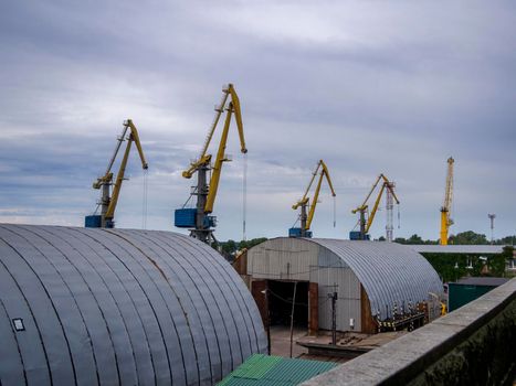 Vyborg seaport, cranes, unloading coal into wagons