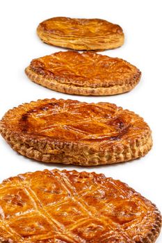 Galettes des rois aligned vertically