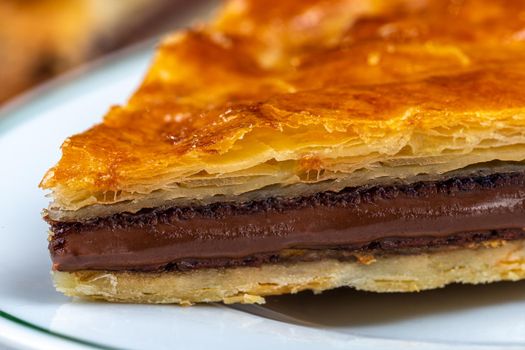 Slice of cake in close-up with pie shovel