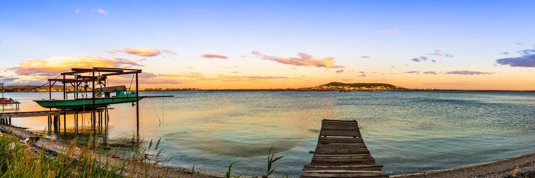 The Etang de Thau is the largest body of water in the Occitanie region. It has an area of approximately 7,500 hectares and an average depth of five meters.