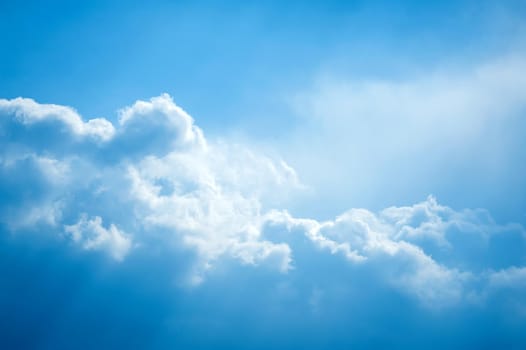 White heap clouds in the blue sky