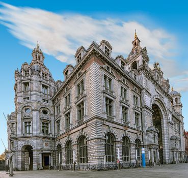 Antwerp Central - the main railway station of Antwerp (Belgium), as well as one of the attractions of the city.