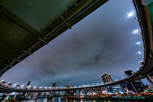 Night view of the Metropolitan High Speed ​​Gulf Line. Shooting Location: Tokyo metropolitan area