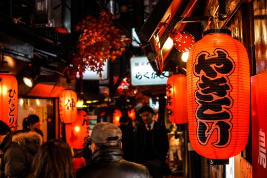 Image of red lanterns in drinking offices. Shooting Location: Tokyo metropolitan area