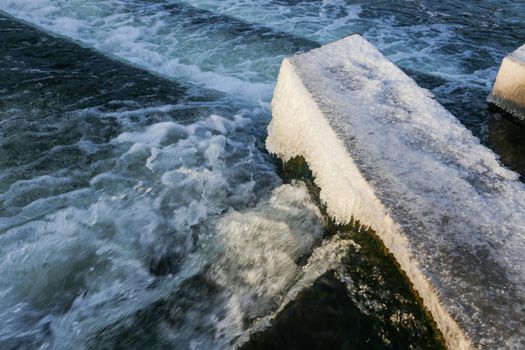 Fragment of the dam and quick access of the river.