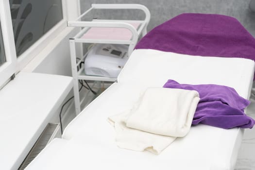 After each cosmetic treatment, the bed is prepared anew.