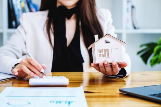 Real estate agents, land purchases and sales, property taxes, real estate owners are using calculators to calculate home and land tax expenditures to manage financial and investment risks