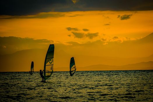 Silhouette of sunset and yacht (dumpling coast). Shooting Location: Kanagawa Prefecture Gyoza City