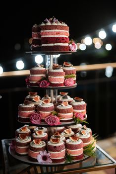 wedding cake at the wedding of the newlyweds