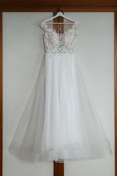 perfect wedding dress on the wedding day