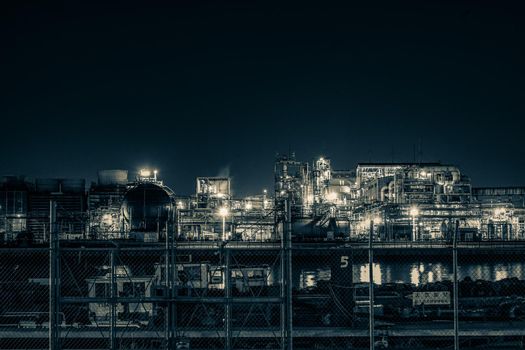 Motton at Kawasaki, Keihin Industrial Zone. Shooting Location: Kawasaki City, Kanagawa Prefecture