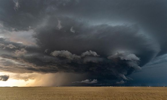 Prairie Storm Canada Summer time clouds warning