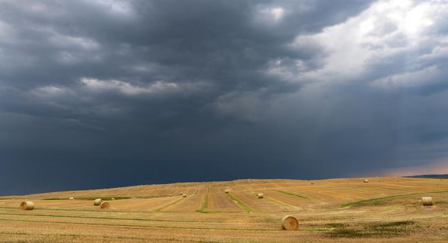 Prairie Storm Canada Summer time clouds warning