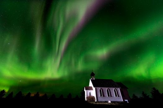 Aurora explosion in Saskatchewan Canada very colorful pulsating