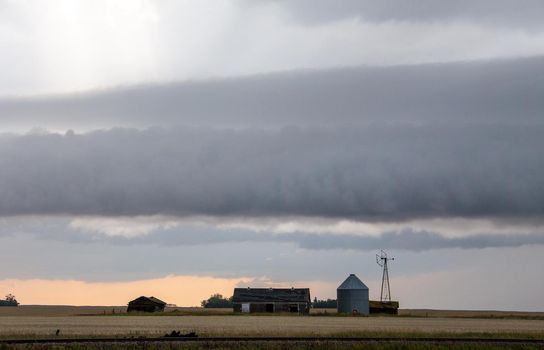 Prairie Storm Canada Summer time clouds warning