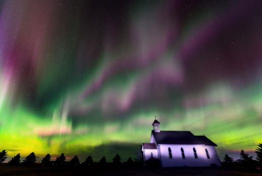 Aurora explosion in Saskatchewan Canada very colorful pulsating
