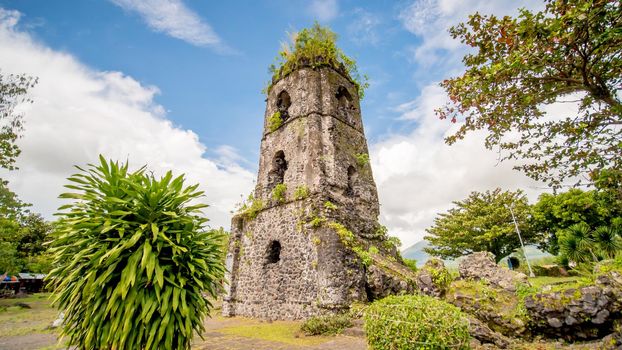 Cagsawa church ruins with Mount Mayon volcano in the background, Legazpi, Philippines.